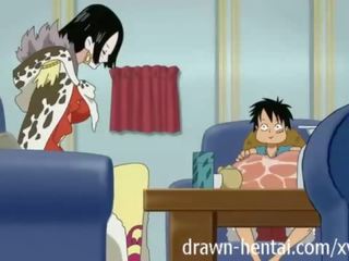 One piece hentaý - boa seduces luffy