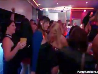 Парти момичета clubbing и чукане