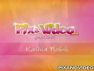 Xxx וידאו עם katia nobili: פנטסטי deity kathia מבאס ו - זיונים ל לקבל ה עבודה